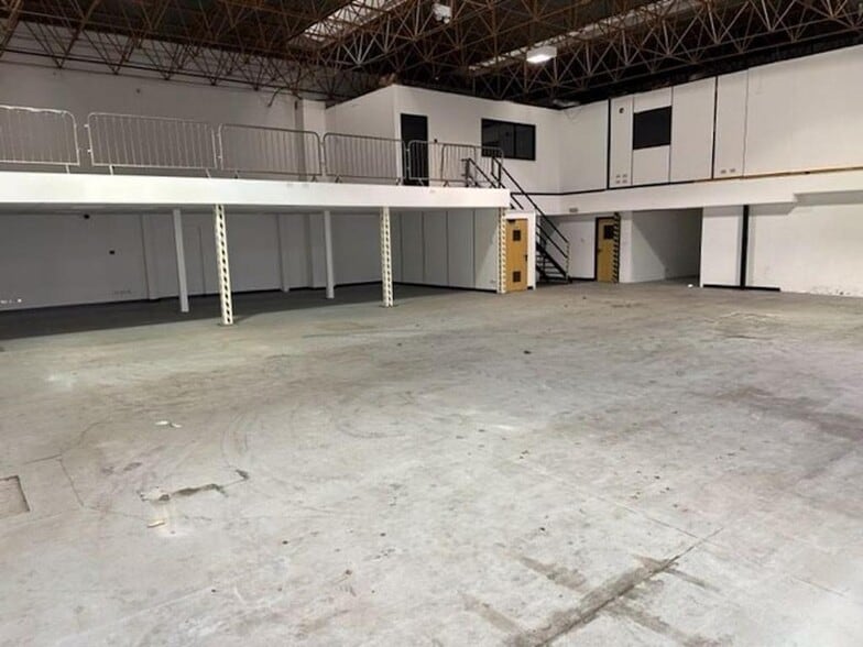 Chichester St, Rochdale to rent - Building Photo - Image 2 of 4