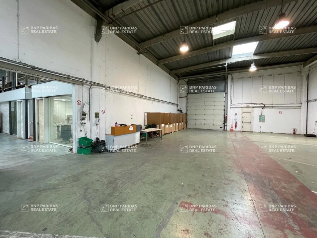 Location Local d'activités 589 m² - Photo 1