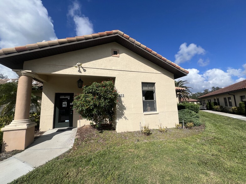 411 Commercial Ct, Venice, FL for rent - Building Photo - Image 1 of 9