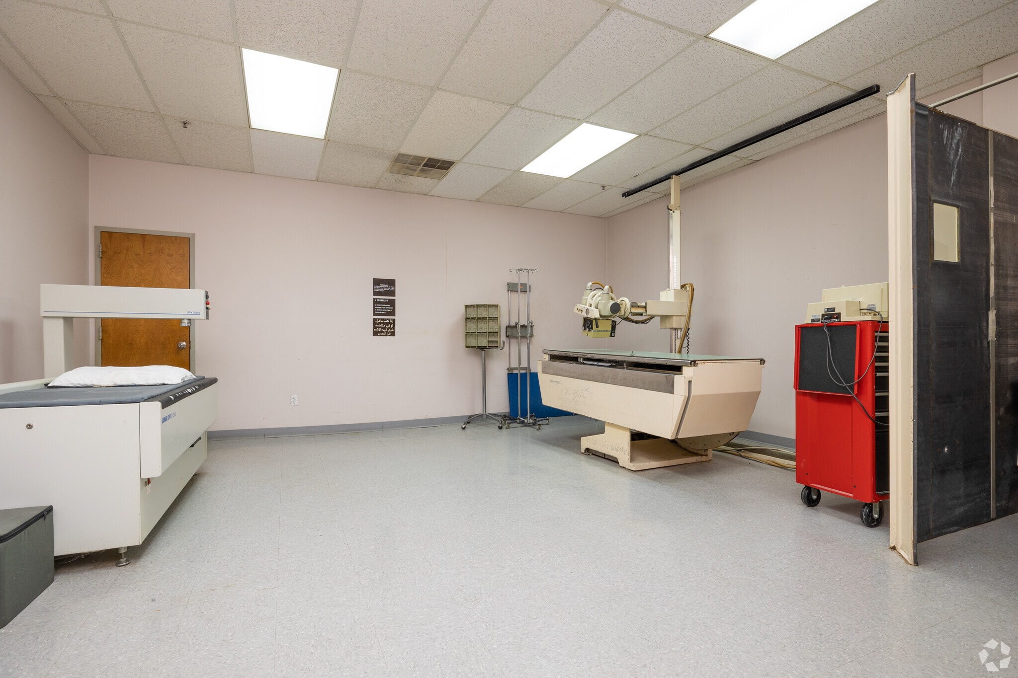 1003 Main Ave, Clifton, NJ to rent Interior Photo- Image 1 of 8