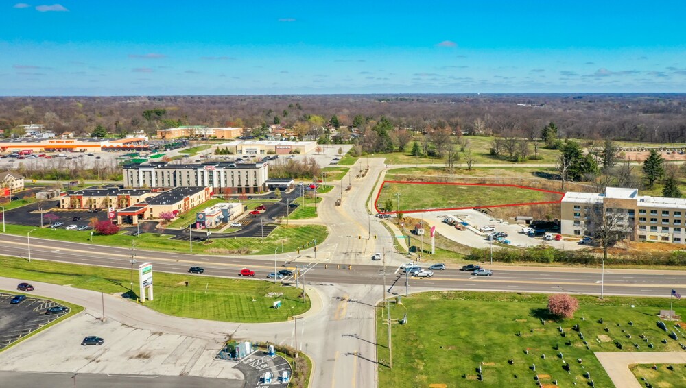 1 Golf Rd, Alton, IL for sale Building Photo- Image 1 of 9