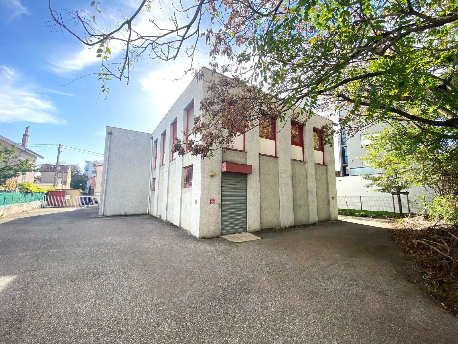 Build-to-Rent in Villeurbanne for sale Building Photo- Image 1 of 9