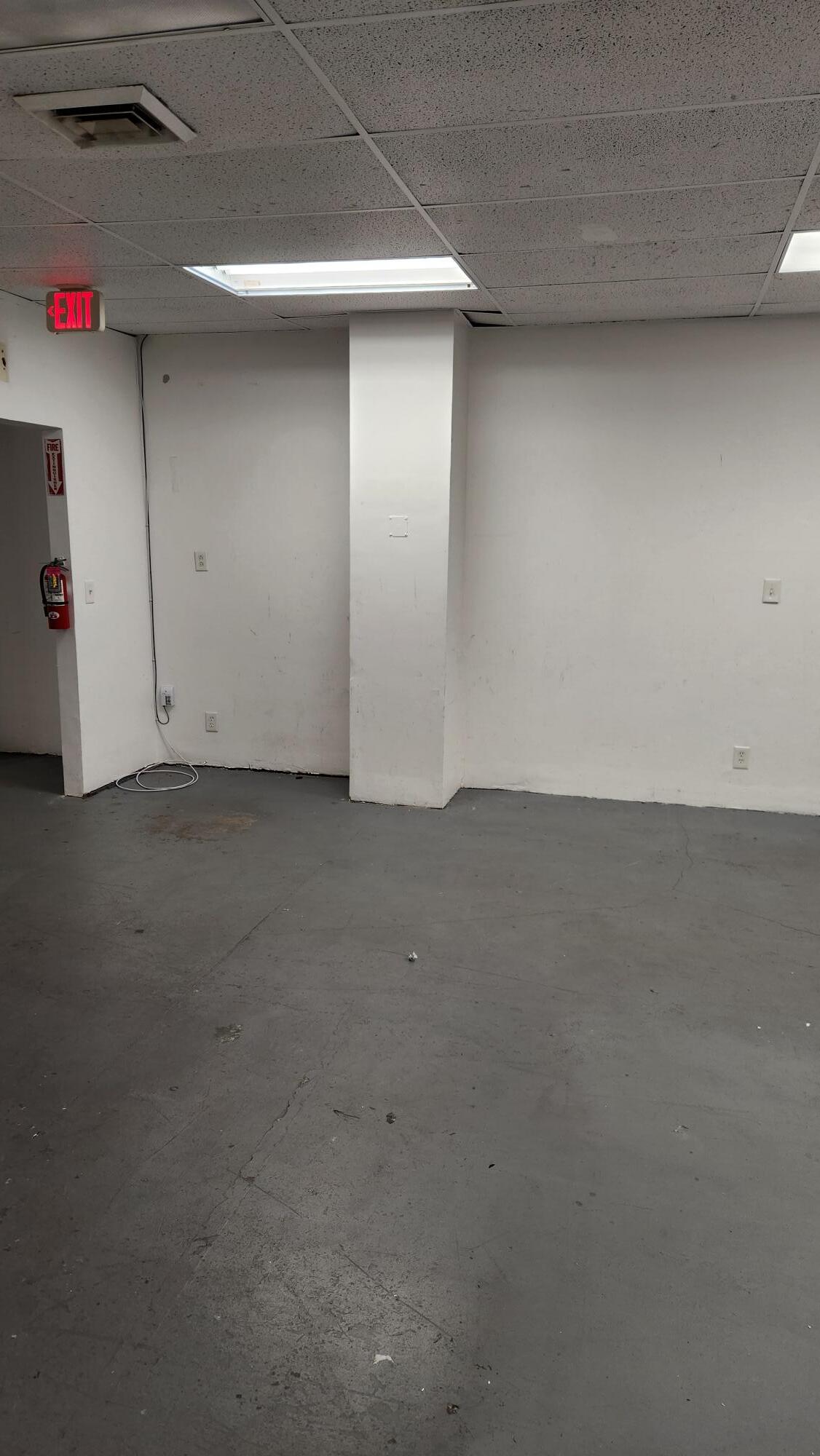 5301 N Nob Hill Rd, Sunrise, FL to rent Interior Photo- Image 1 of 3