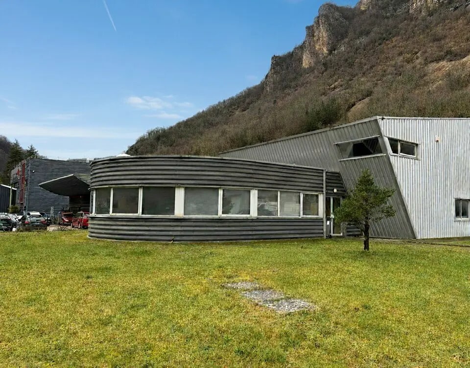 Vente Entrepôt 1 074 m² - Photo 1