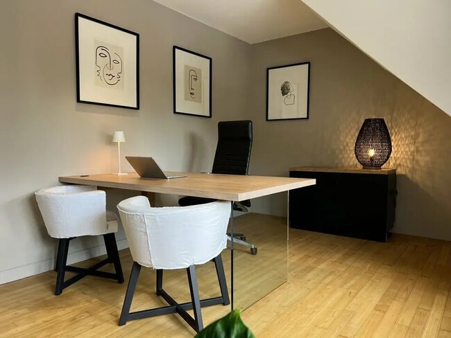 Location Bureaux 80 m²