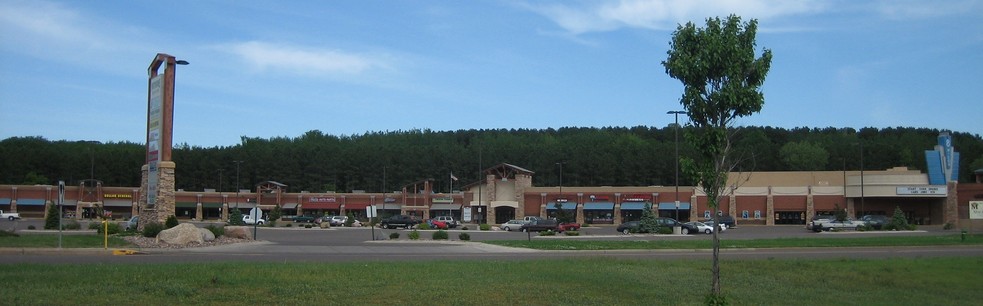 400-460 Chippewa Mall Dr, Chippewa Falls, WI for sale - Building Photo - Image 1 of 1