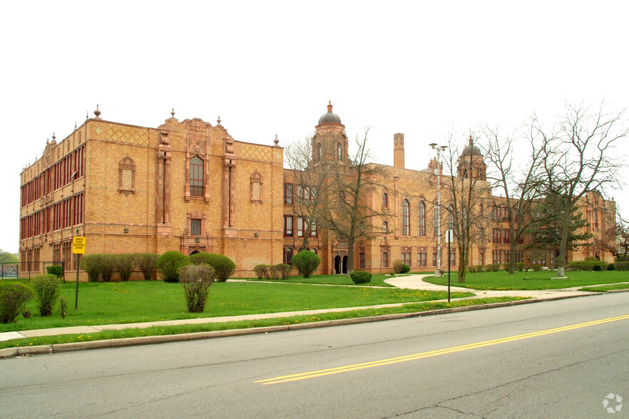 15055 Hubbell St, Detroit, MI for sale - Primary Photo - Image 1 of 1