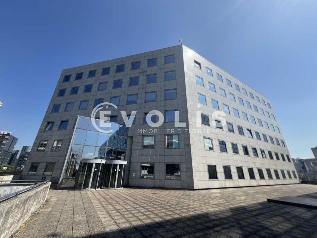 Office in Noisy-le-Grand to rent Building Photo- Image 1 of 25