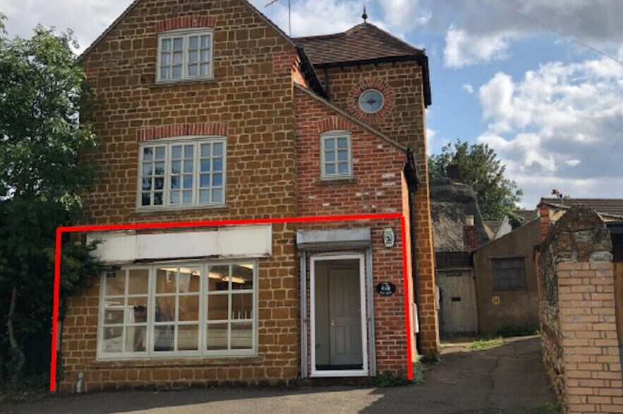 2 Squirrel Ln, Northampton for sale - Primary Photo - Image 1 of 1