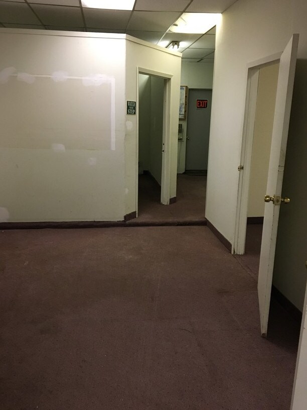 24104 S Conduit Ave, Rosedale 11422