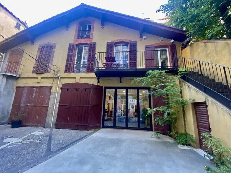 Office in Marseille for sale - Building Photo - Image 1 of 6