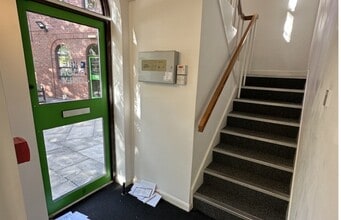 1-5 Churchfield Ct, Barnsley to rent Interior Photo- Image 1 of 16