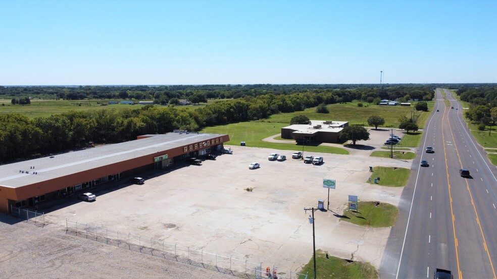 1001 NW 2nd St, Kerens, TX for sale - Building Photo - Image 1 of 1