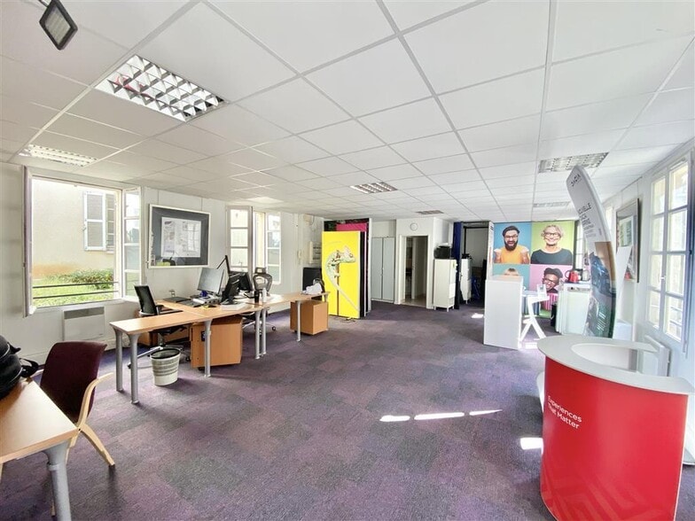 Office in Sèvres to rent - Interior Photo - Image 2 of 8
