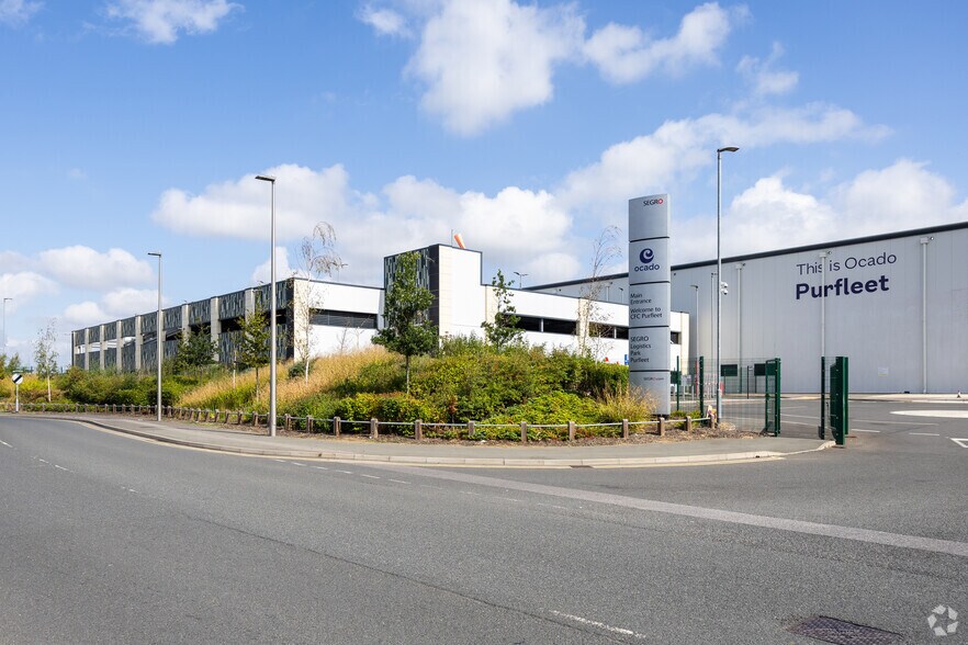 London Rd, South Ockendon for sale - Primary Photo - Image 1 of 1