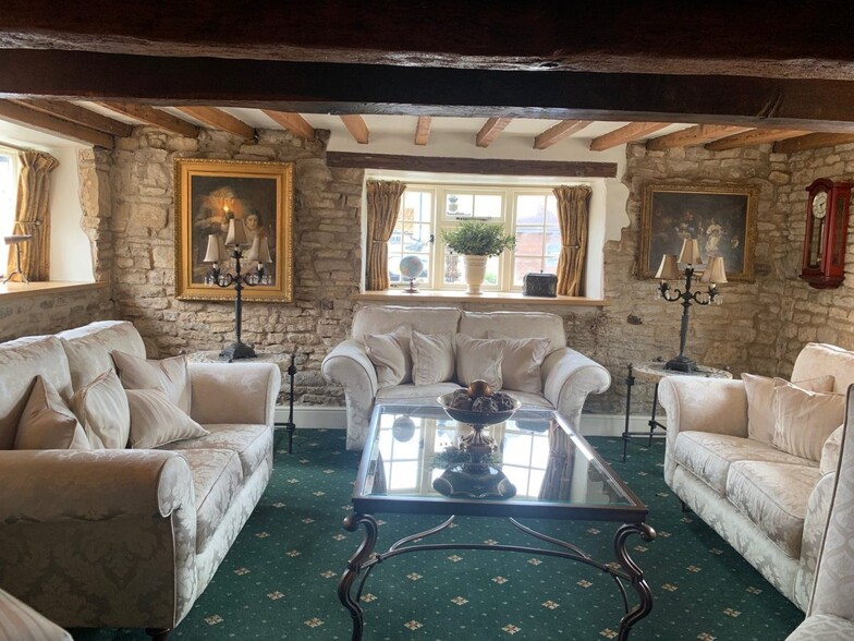 Houblon Arms, Grantham for sale - Interior Photo - Image 2 of 5