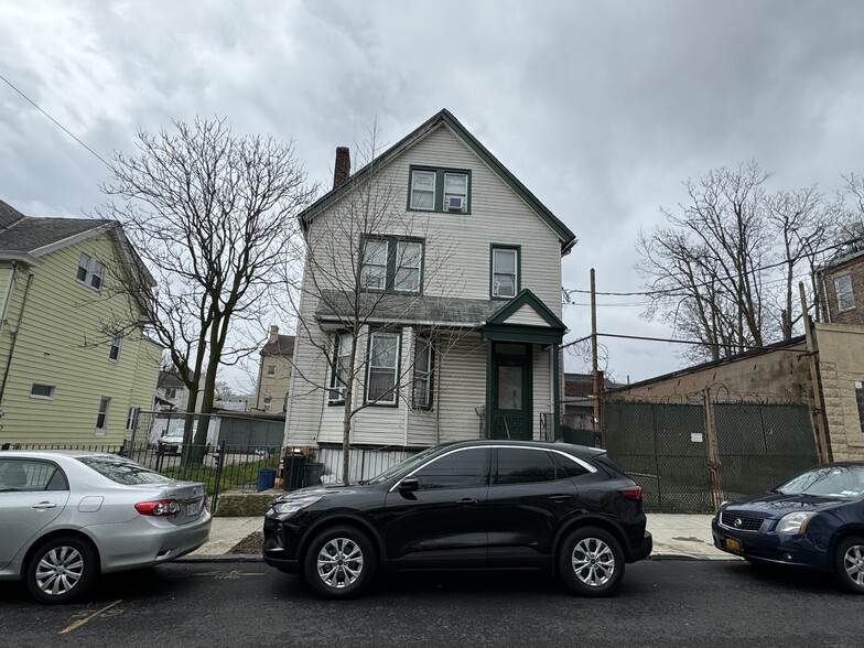 136 Prospect St, Staten Island, NY for sale - Building Photo - Image 2 of 4