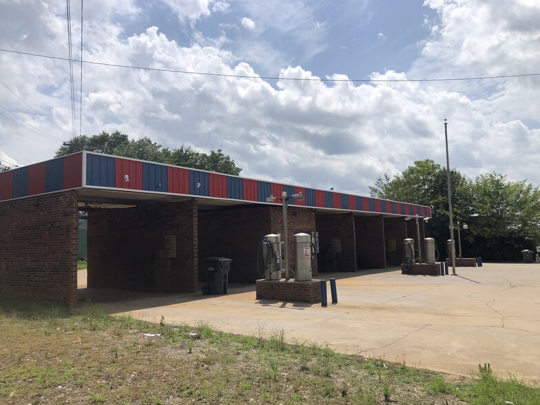 2232 E Main St, Lincolnton, NC for sale - Building Photo - Image 1 of 8