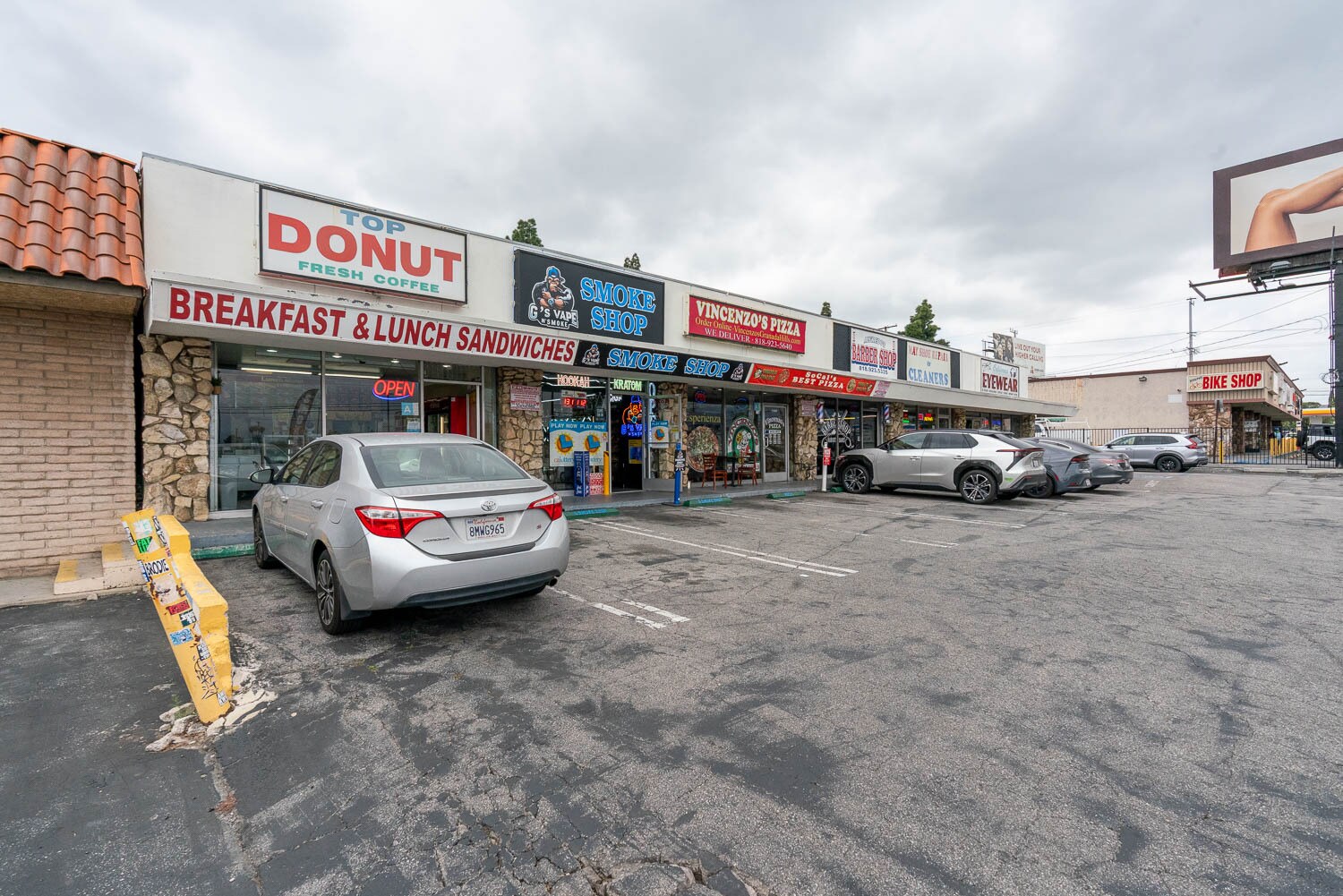 11041-11051 Balboa Blvd, Granada Hills, CA for sale Building Photo- Image 1 of 1