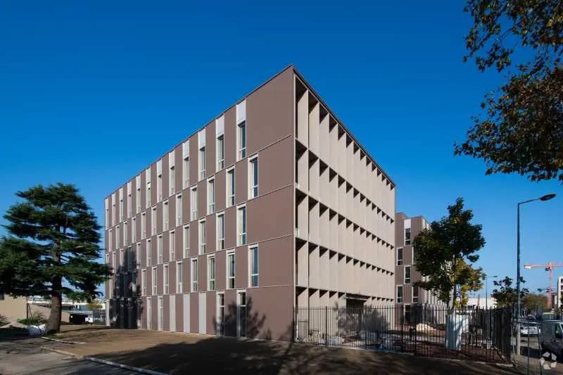 Office in Villeurbanne to rent - Building Photo - Image 2 of 8