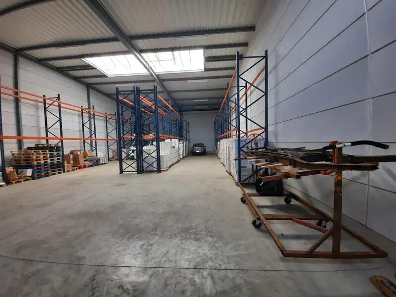 Industrial in Chambly to rent Interior Photo- Image 1 of 7