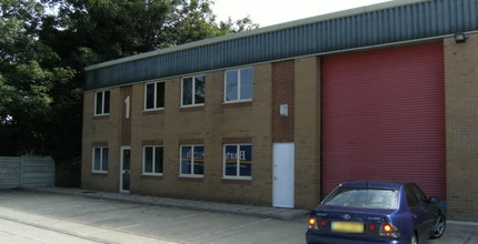 London Rd, Wallington to rent Building Photo- Image 2 of 4
