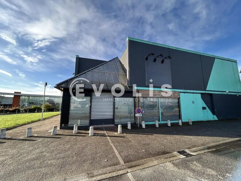 Retail in Mérignac to rent - Building Photo - Image 1 of 7
