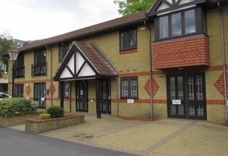 221 High St, Hampton to rent Building Photo- Image 1 of 4