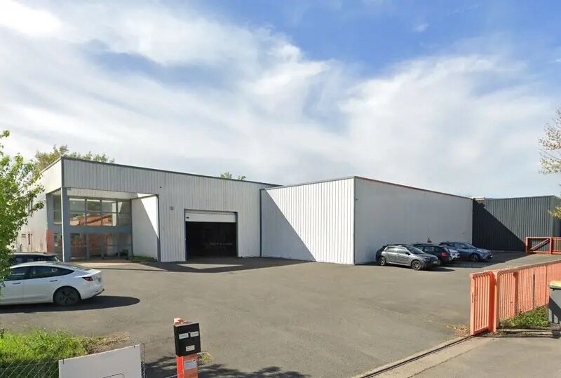 Light Industrial in CIVRIEUX-D'AZERGUES for sale Building Photo- Image 1 of 3