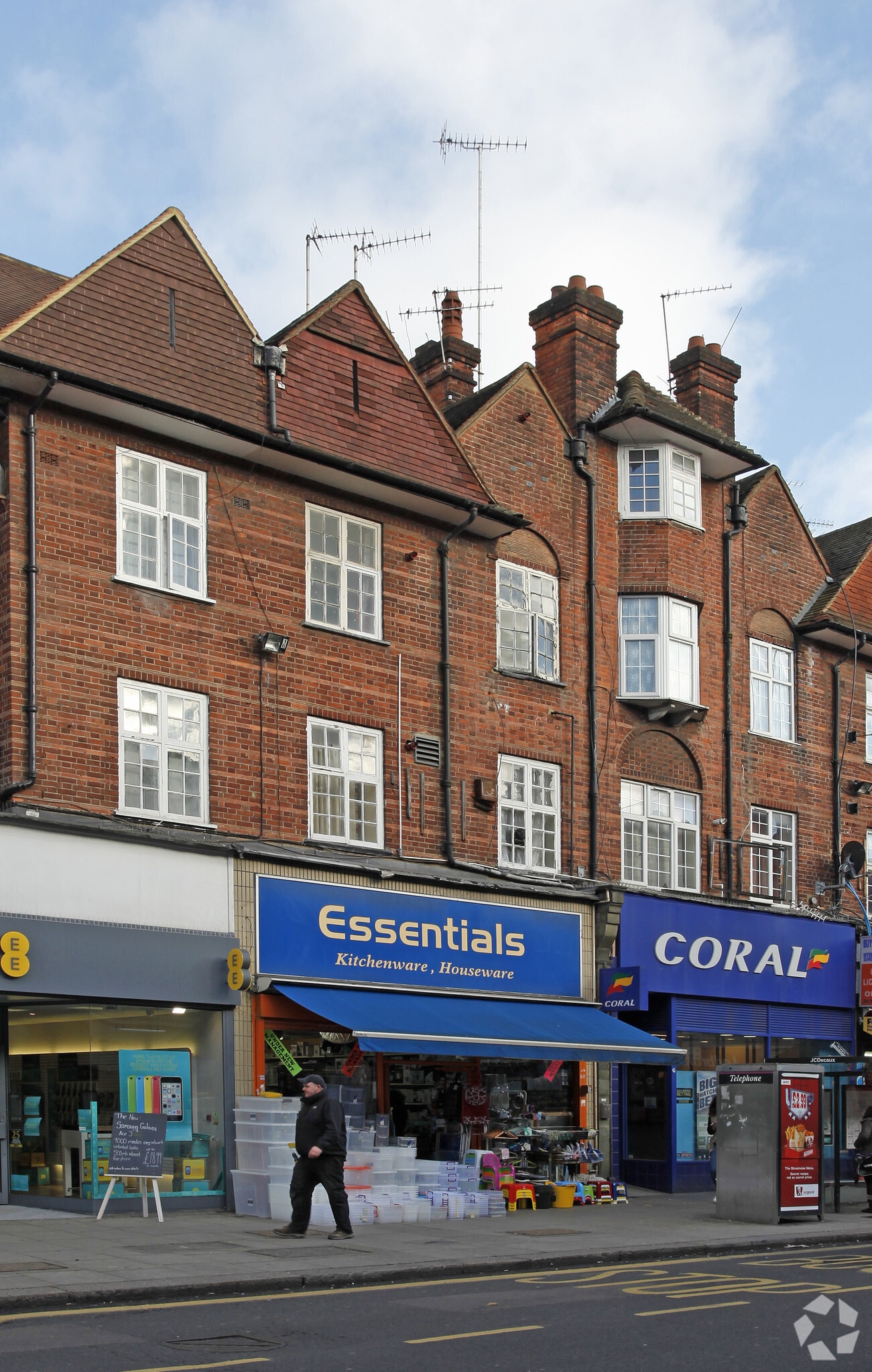 30 Golders Green Rd, London to rent Building Photo- Image 1 of 8