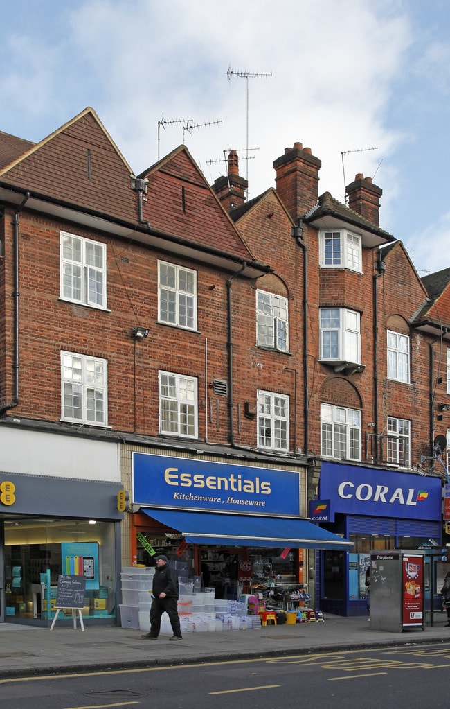 More details for 30 Golders Green Rd, London - Retail to Rent