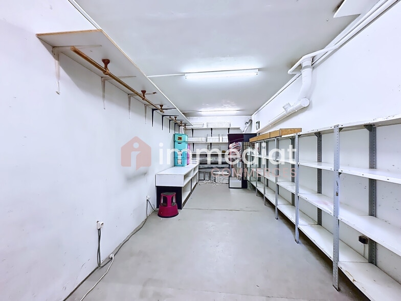 12 Rue Du Château, Rueil-Malmaison to rent - Building Photo - Image 3 of 6