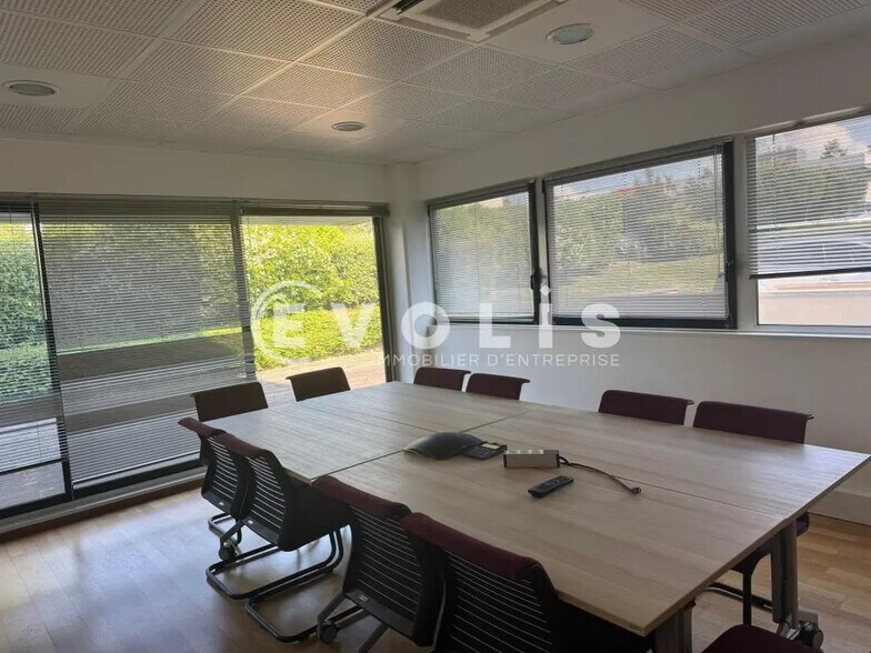 Office in Boves to rent - Building Photo - Image 3 of 3