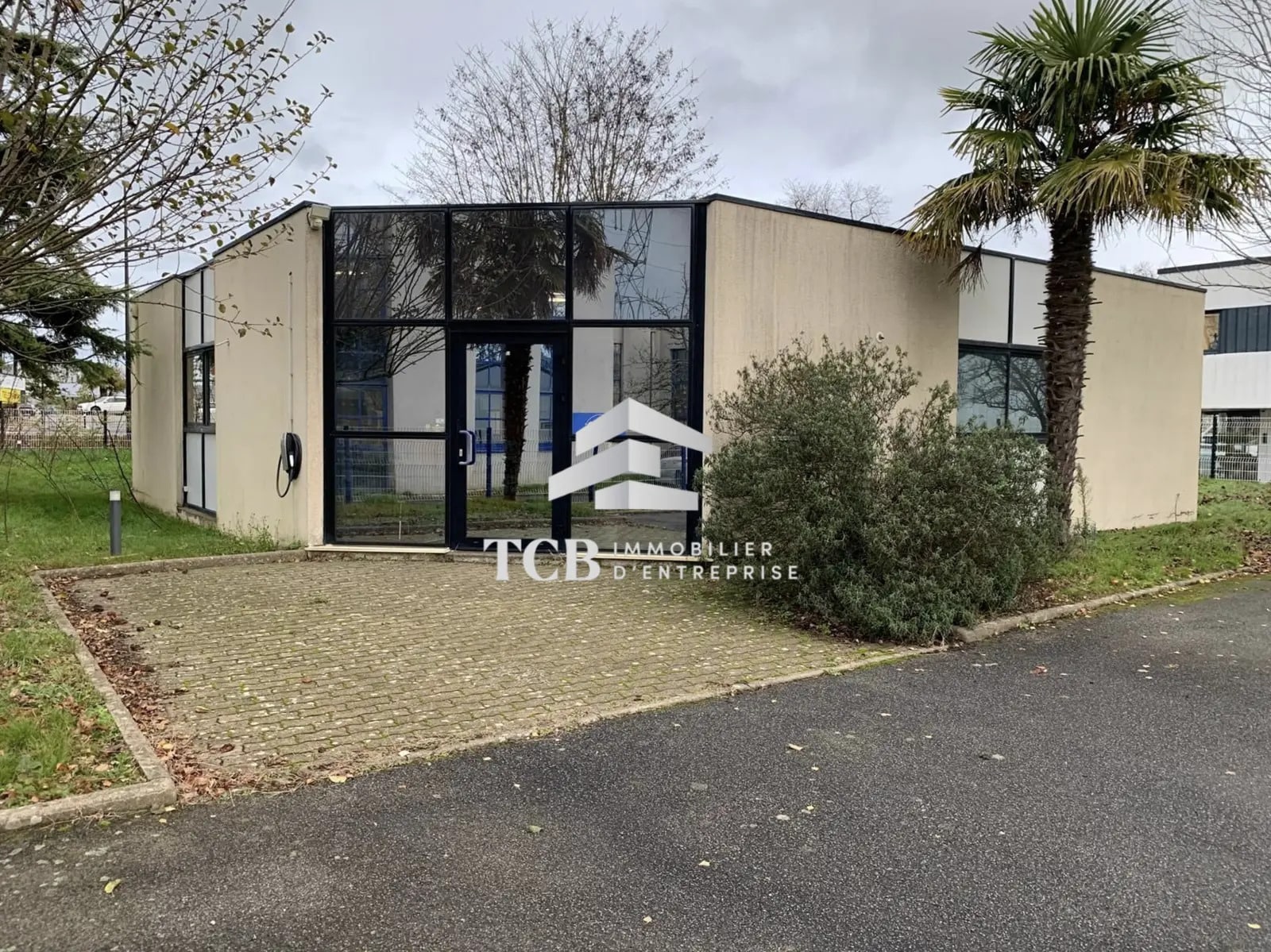 Office in Sautron for sale Building Photo- Image 1 of 4