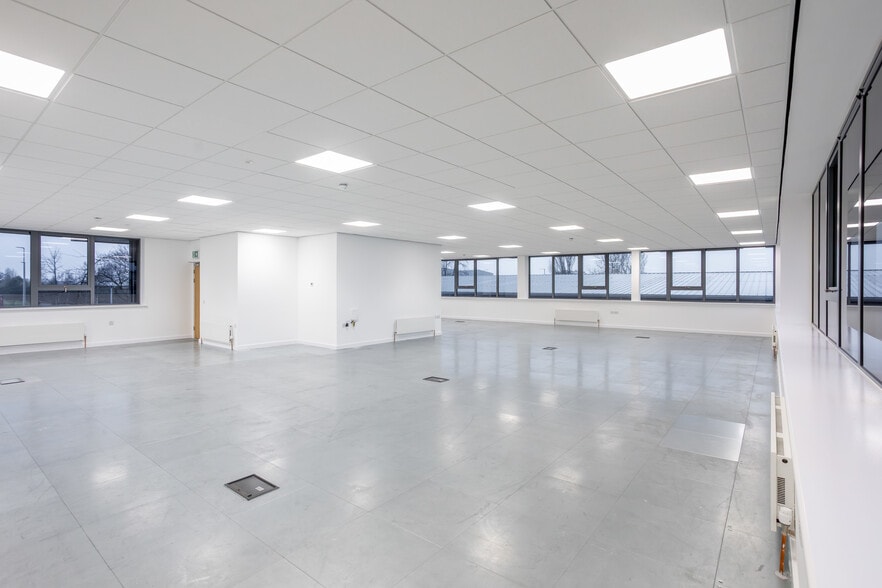 Earls Ct, Grangemouth to rent - Building Photo - Image 1 of 11