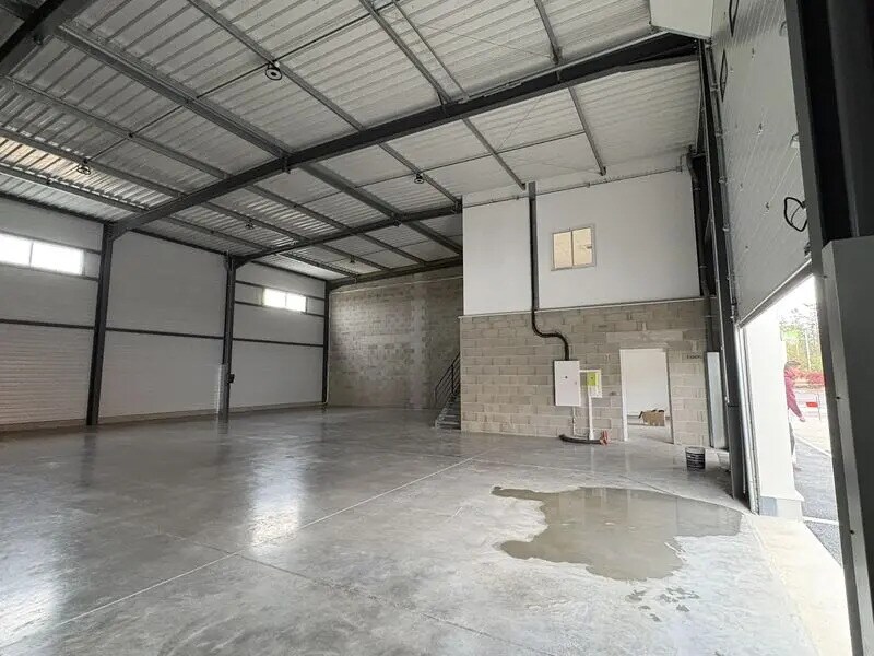 2 Rue Augustin Fresnel, Chassieu to rent Building Photo- Image 1 of 10
