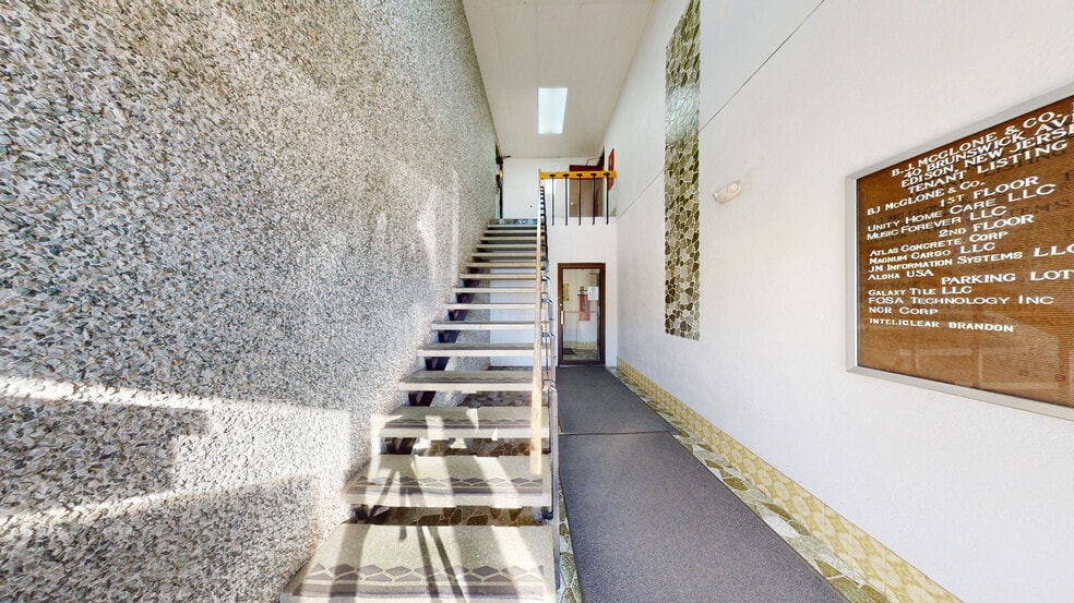 40 Brunswick Ave, Edison, NJ to rent - Matterport 3D Scan - Image 2 of 15