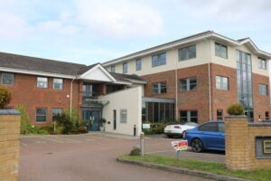 Crow Arch Ln, Ringwood to rent Building Photo- Image 1 of 2