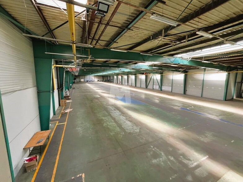 Light Industrial in Moissy-Cramayel to rent - Interior Photo - Image 3 of 4