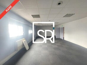 Office in Clermont-Ferrand for sale Interior Photo- Image 2 of 11
