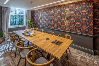 117 Piccadilly, London to rent Interior Photo- Image 2 of 2