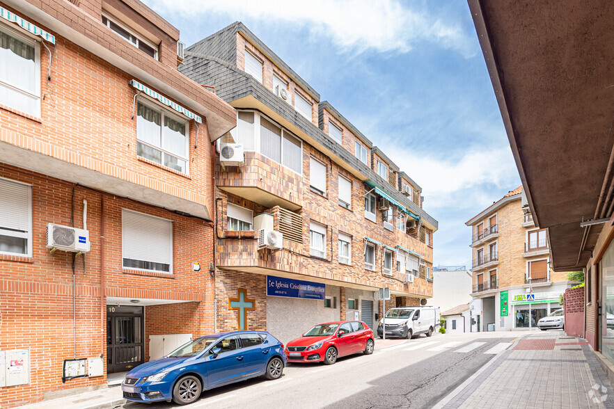 Ronda Plazuela, 8 Bis, Las Rozas de Madrid, Madrid for sale - Building Photo - Image 3 of 3