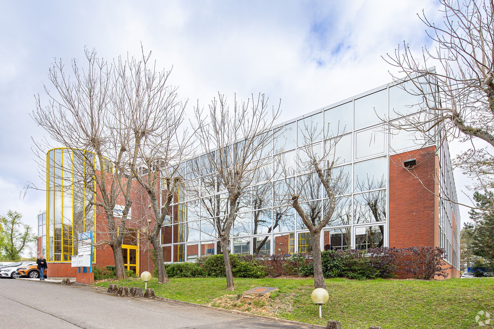 9 Avenue Du Canada, Les Ulis to rent Primary Photo- Image 1 of 3