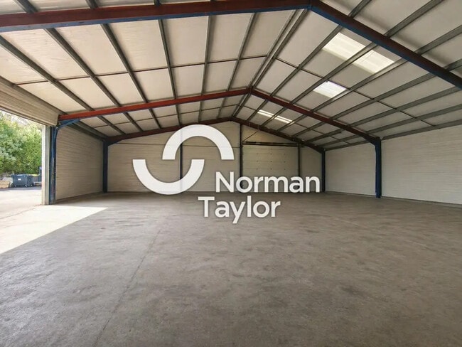 Location Local d'activités 468 m²