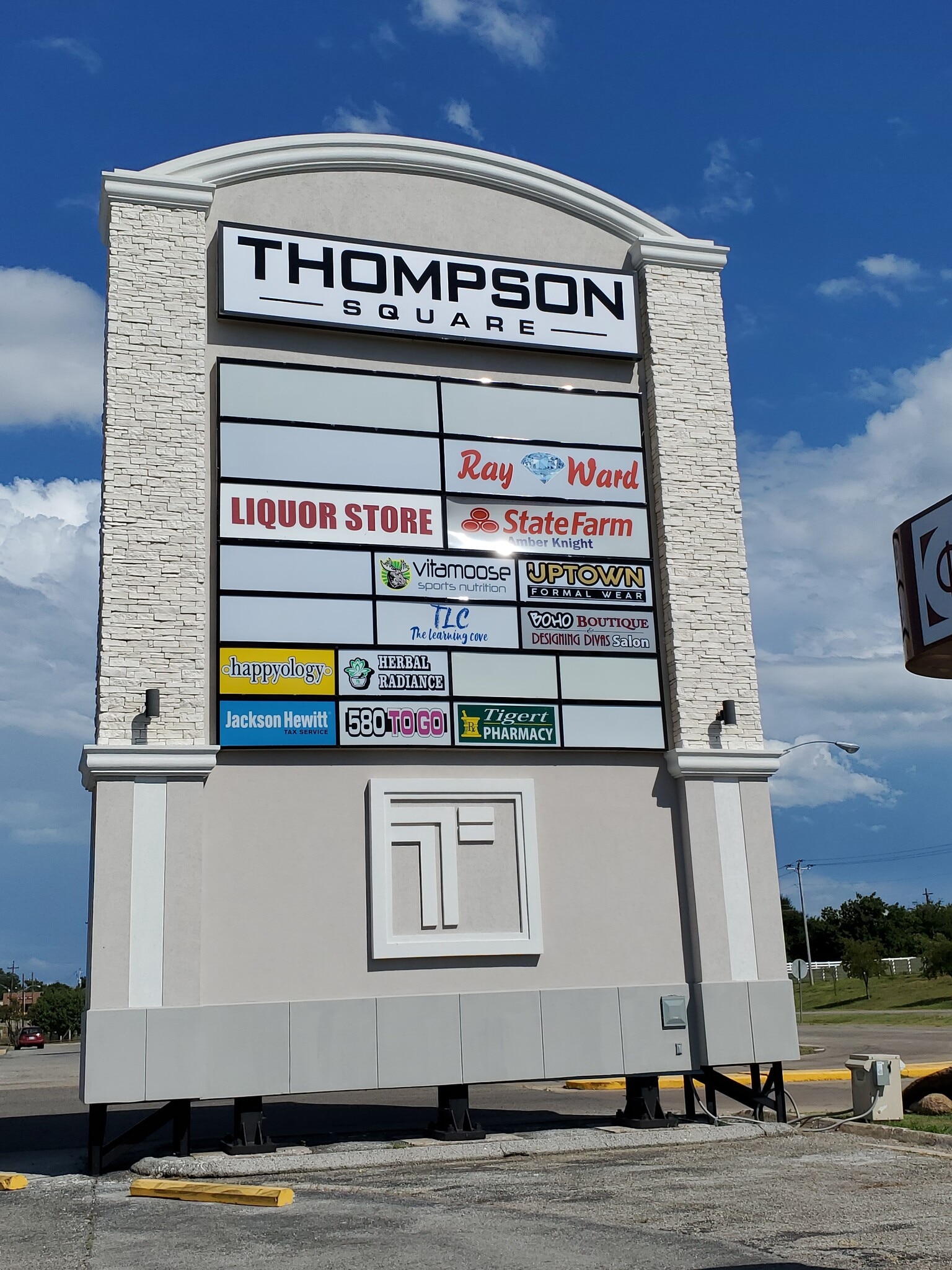 2015 W Broadway St, Ardmore, OK to rent Primary Photo- Image 1 of 8