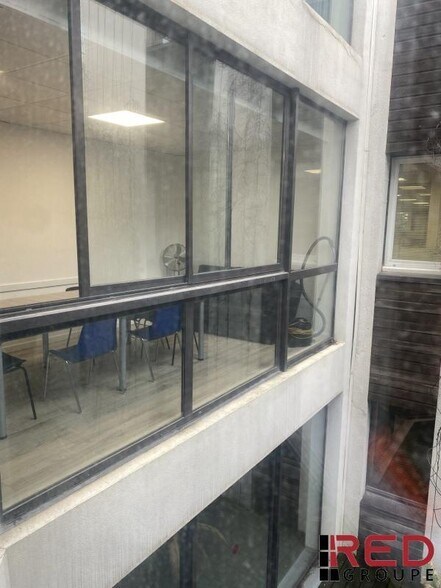 Office in Aubagne to rent - Building Photo - Image 1 of 4