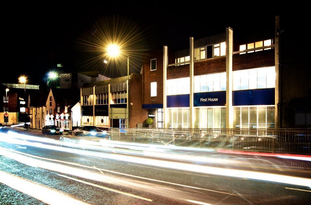 Park St, Guildford to rent Building Photo- Image 1 of 9