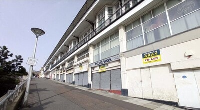 9 Pier Hl, Southend-On-Sea to rent Primary Photo- Image 2 of 5