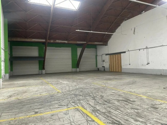 Location Local d'activités 480 m²