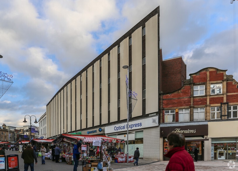 10-18 Queen St, Barnsley to rent - Building Photo - Image 3 of 3